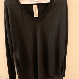 NWT Aritizia Sheerbrooke long sleeve black